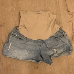Maternity cutoff shorts